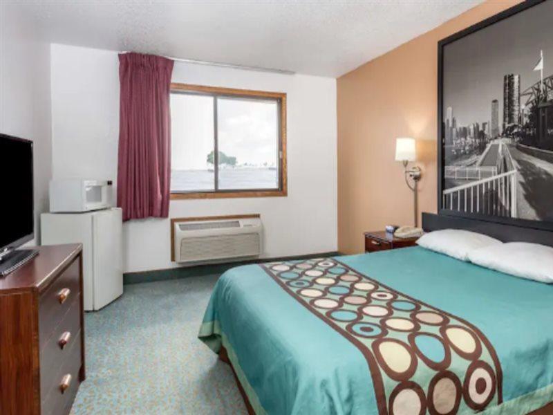 Super 8 By Wyndham Bourbonnais/Kankakee Area Екстериор снимка
