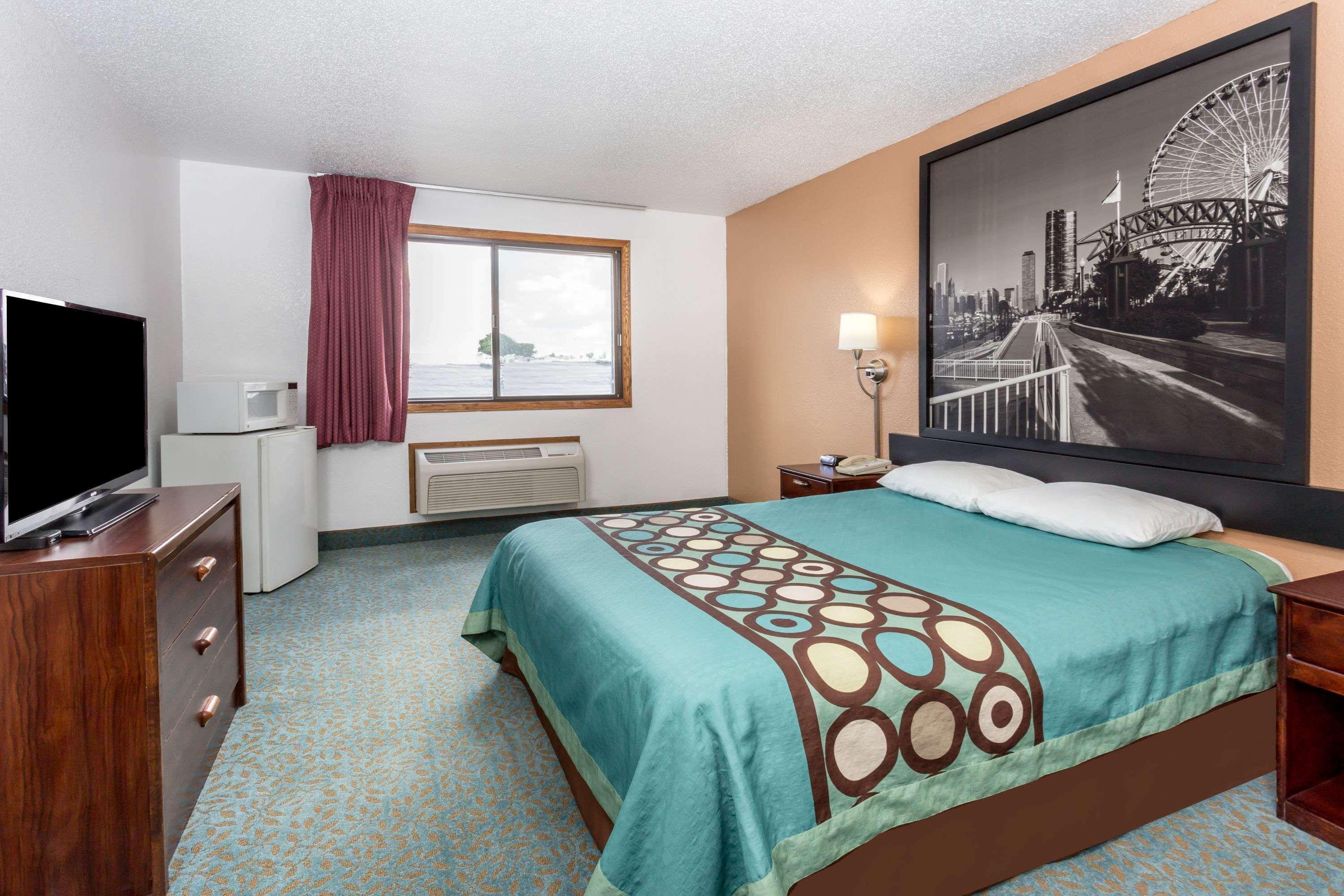 Super 8 By Wyndham Bourbonnais/Kankakee Area Екстериор снимка