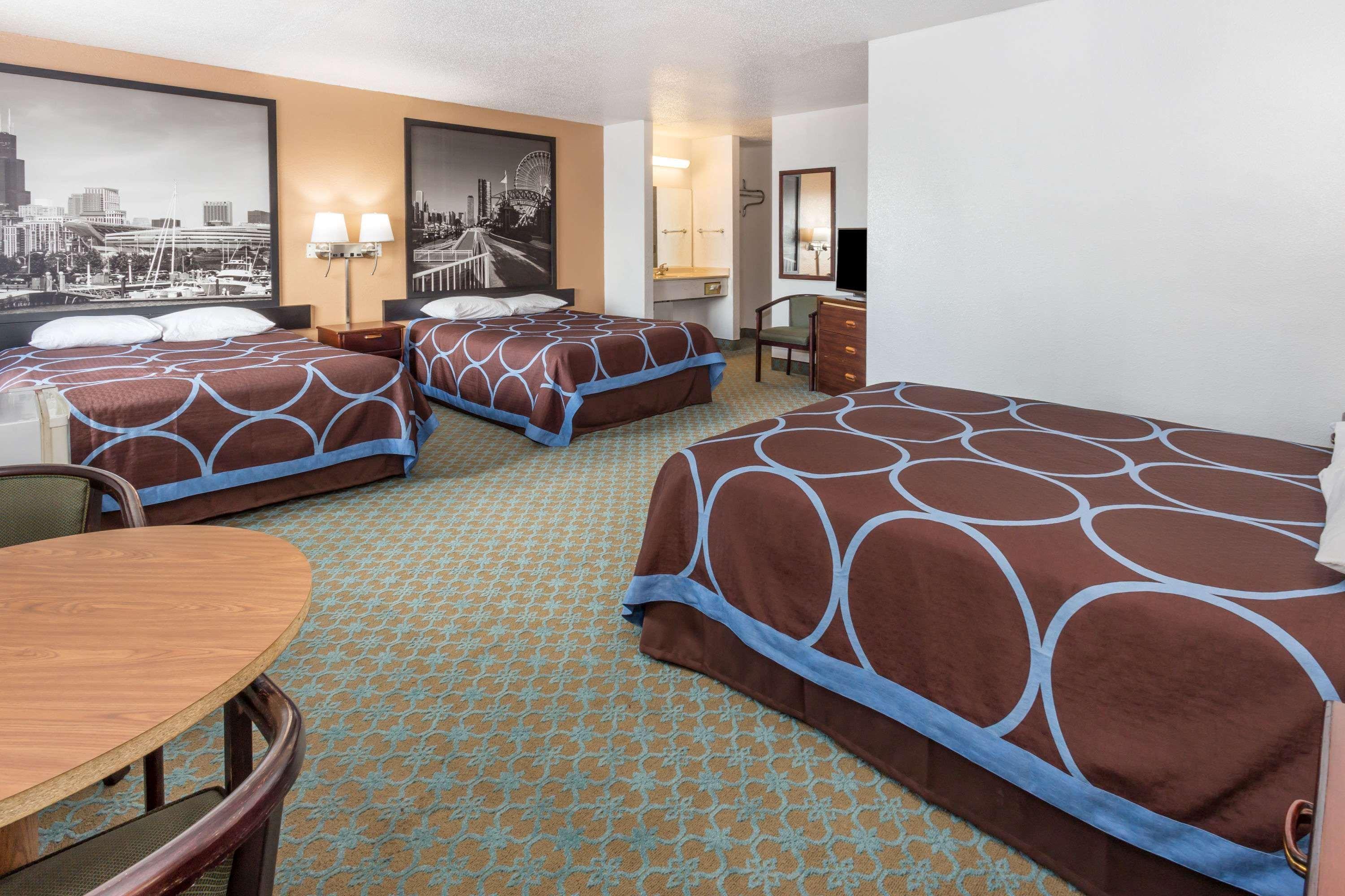 Super 8 By Wyndham Bourbonnais/Kankakee Area Екстериор снимка