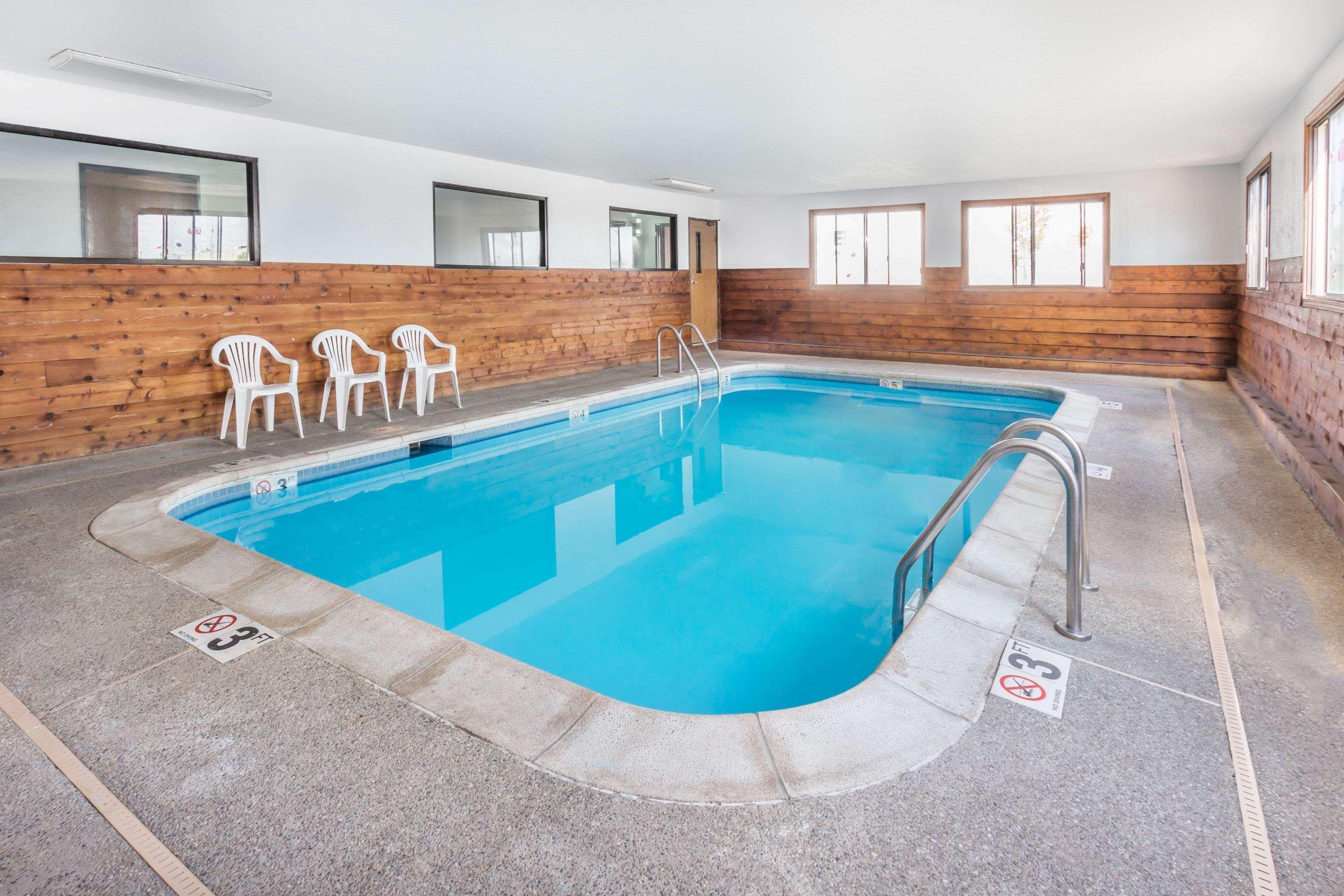 Super 8 By Wyndham Bourbonnais/Kankakee Area Екстериор снимка