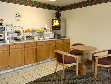 Super 8 By Wyndham Bourbonnais/Kankakee Area Ресторант снимка
